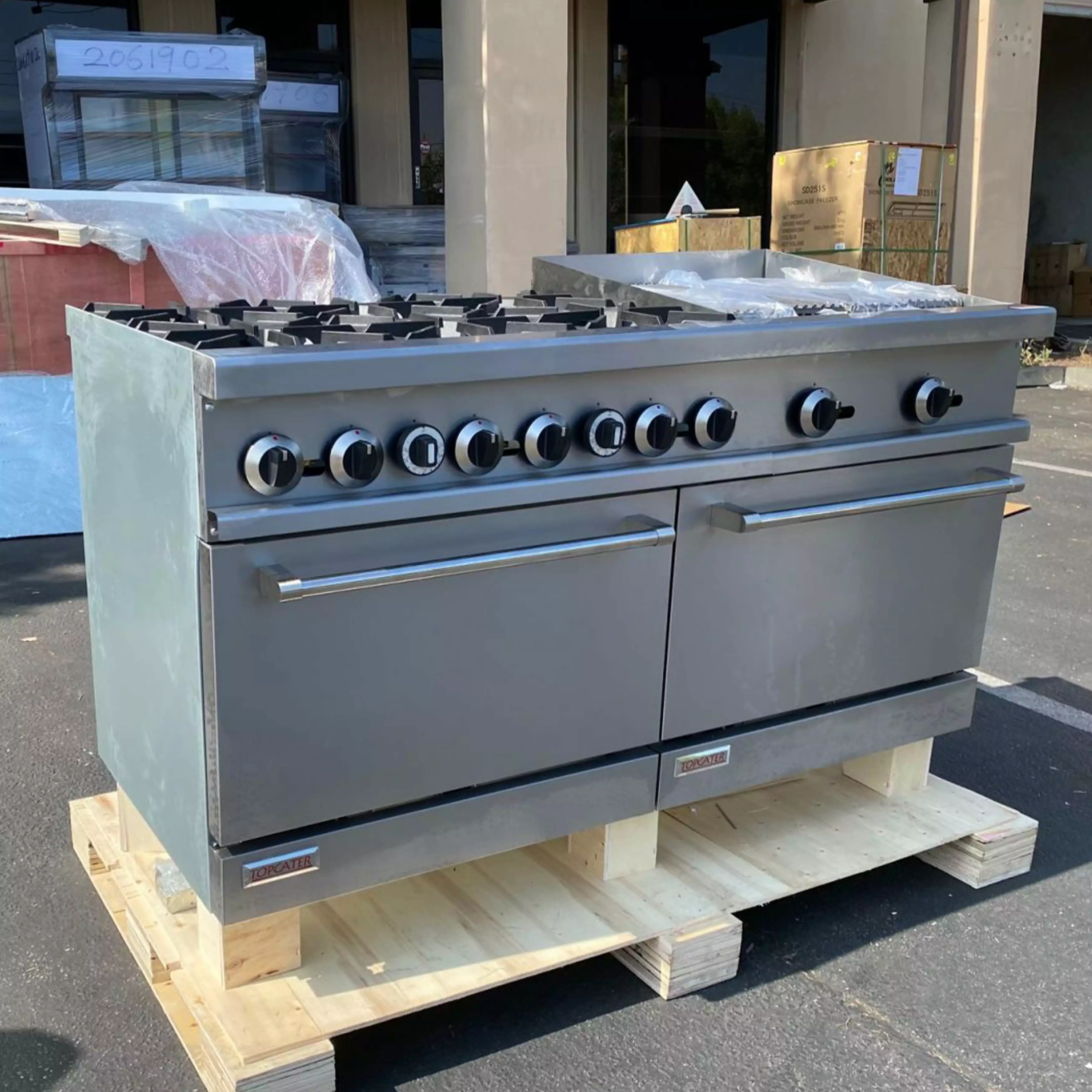 180.000 BTU 6 Burner Double Oven Gas Range. Hot plate Broiler Oven Range. Commercial Gas Oven Range. NSF