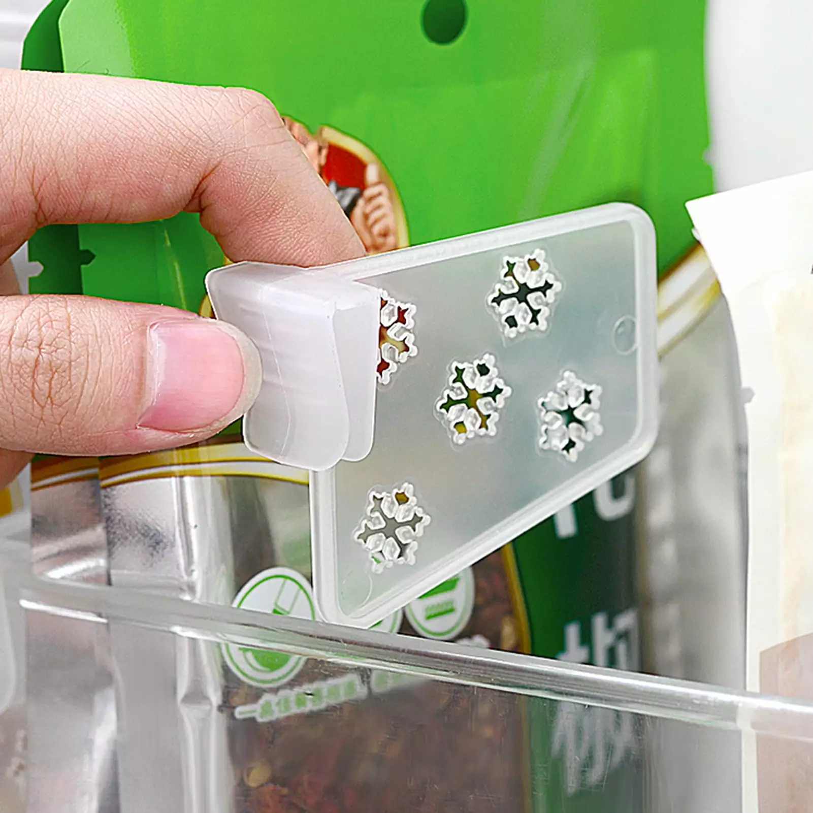 Waroomhouse 4Pcs/Set Refrigerator Shelf Dividers Clip Design Convenient Plastic Adjustable Refrigerator Pantry Separators Kitchen Supplies