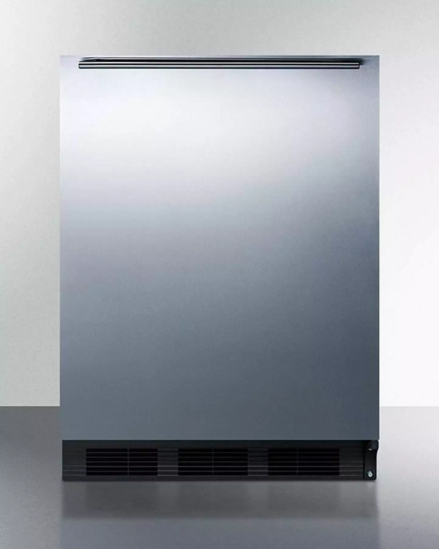 SUMMIT CT663BKSSHH compact refrigerator